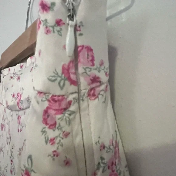 ZARA  CREAM FLORAL TIE HALTER NECK SATIN EFFECT CROP TOP SIZE LARGE - Picture 10 of 11